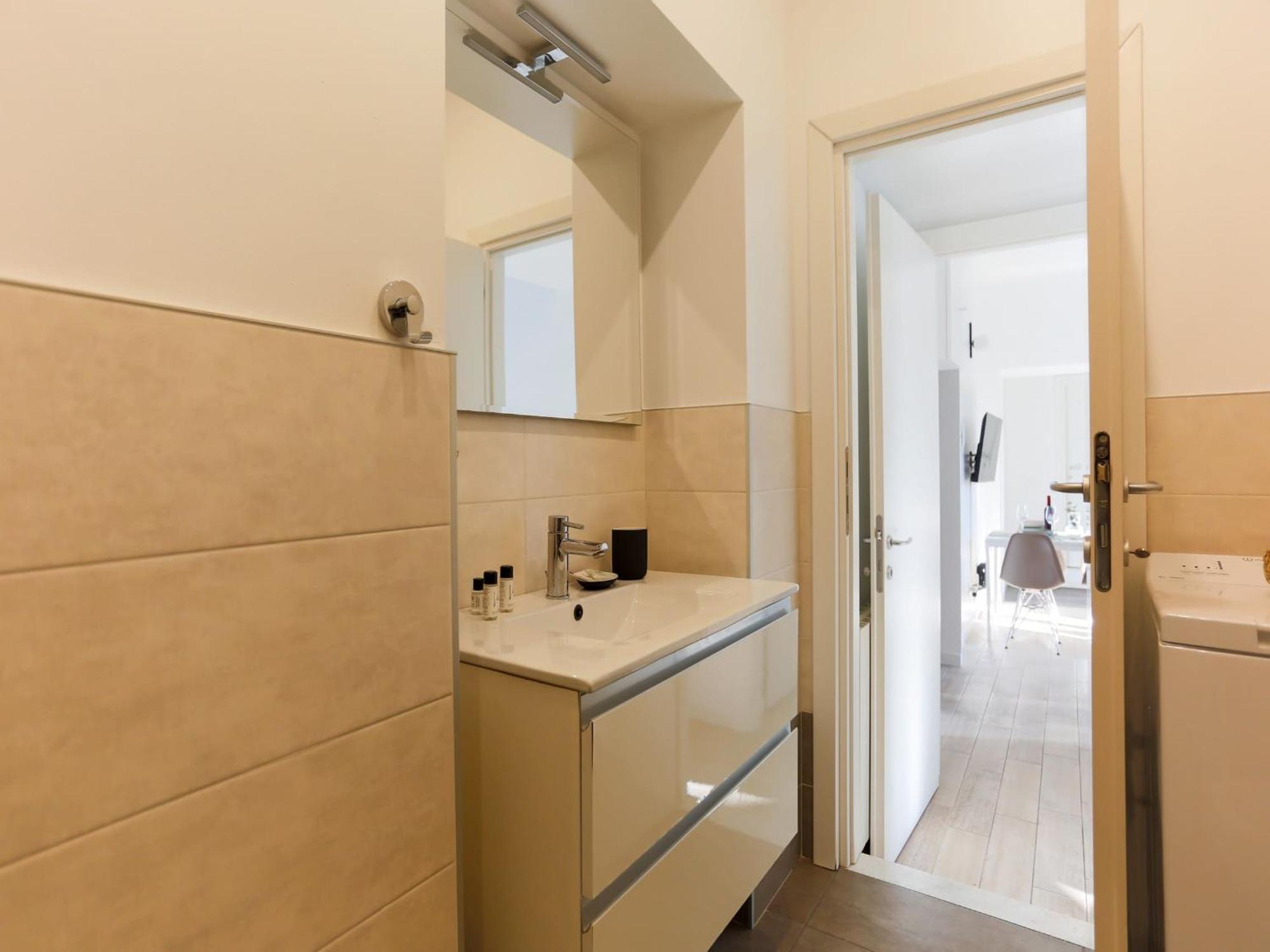 The Best Rent - Spacious Two Bedrooms Apartment Near Porta Romana 米兰 外观 照片