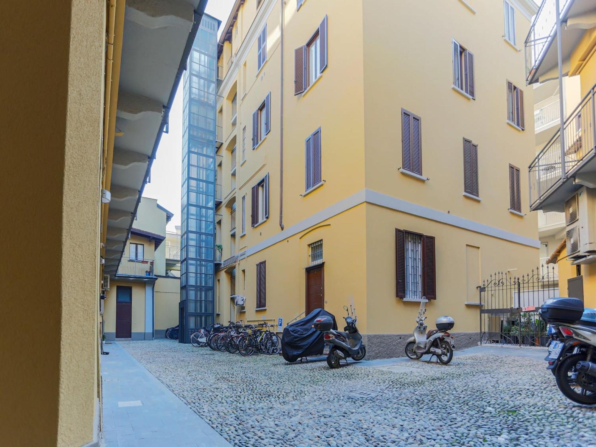 The Best Rent - Spacious Two Bedrooms Apartment Near Porta Romana 米兰 外观 照片
